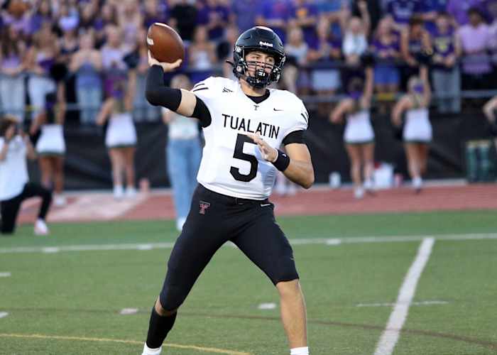 a Tualatin Jesuit football Oregon September 22 2023 Dan Brood 16